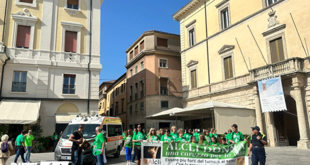 LA FOTO La Camminata Per La Vita Colora Il Centro Contro I Tumori