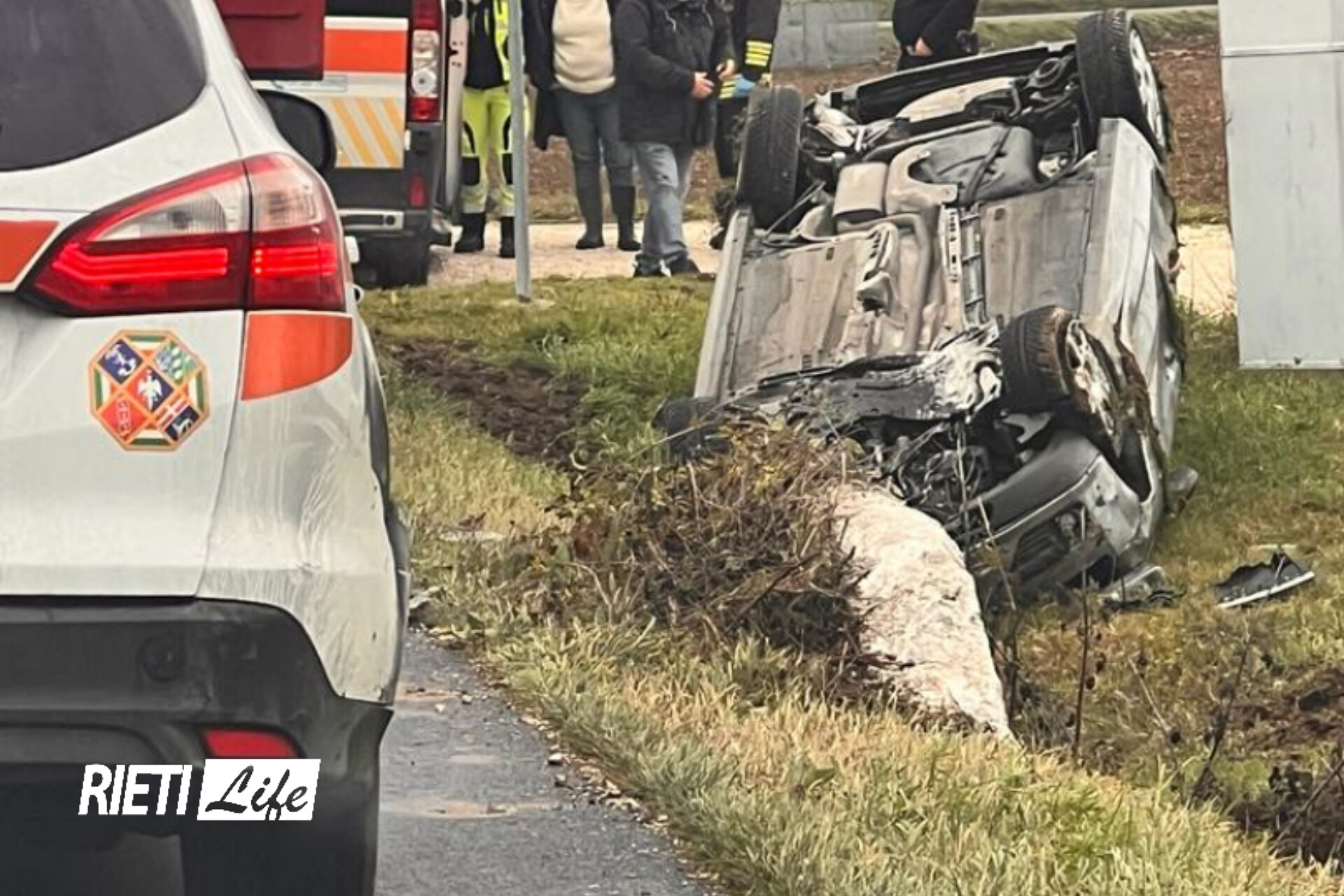 Auto Esce Di Strada E Si Ribalta Incidente A Terria Rieti Life