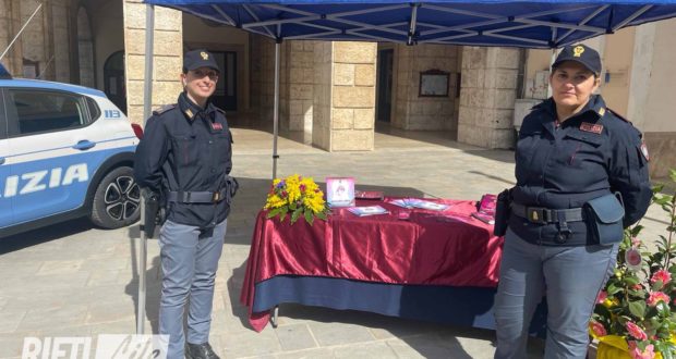 Festa Della Donna La Polizia In Piazza Con La Campagna Questo Non