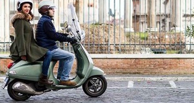 ANCHE A 16 ANNI IN DUE IN MOTORINO, LE NUOVE NORME DEL CODICE DELLA ...