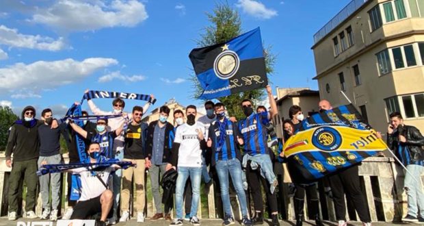 LA FOTO - Inter Campione D'Italia. È Festa Anche In Città Tra Bandiere ...