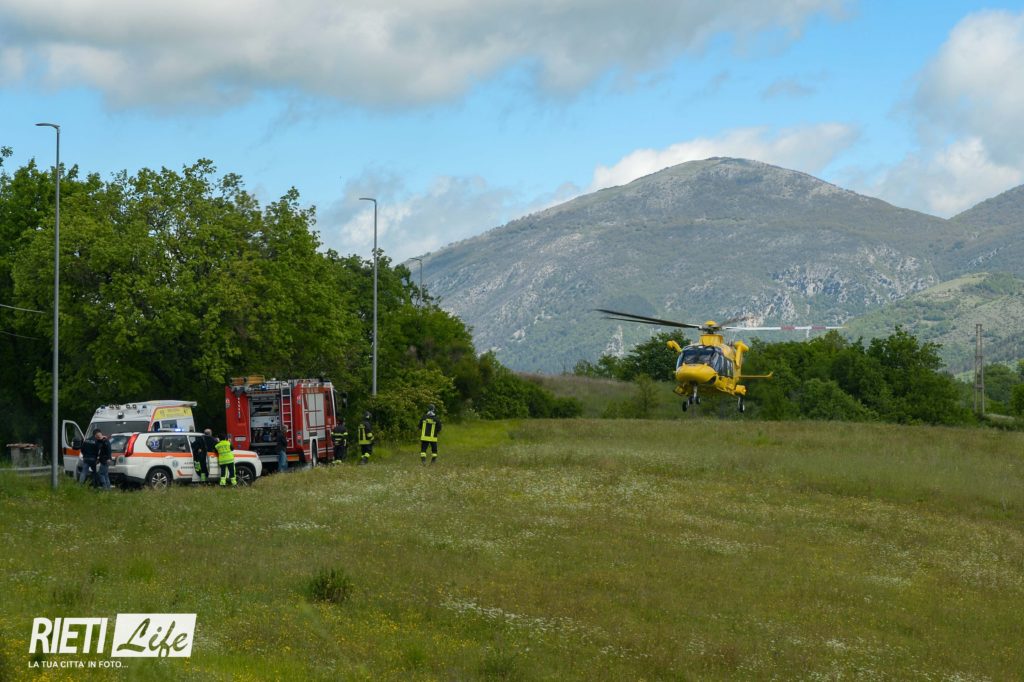 Pota Gli Alberi E Tocca I Cavi Elettrici: 30enne Resta Folgorato ...